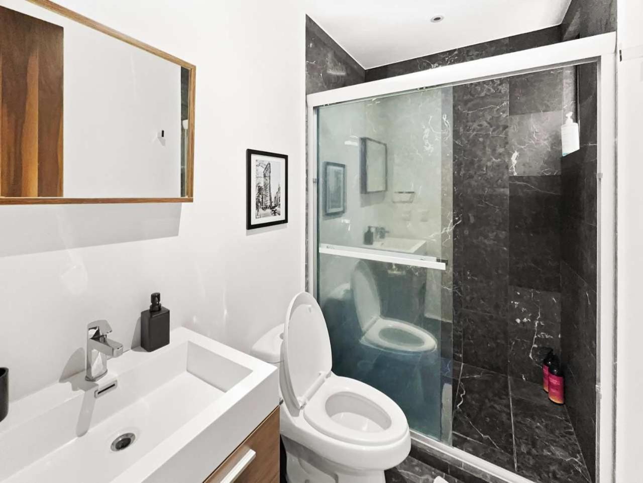 Apartment 20-202 Elegant 2br-roma Norte Parking 24-7 Security Mexico City